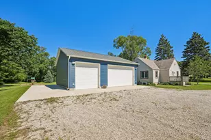 9207 39th Ave, Pleasant Prairie, WI 53142 - Photo 6