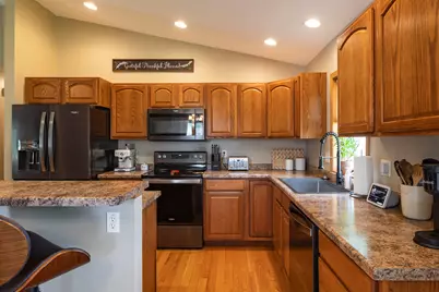 4150  Verchota St, La Crosse, WI 54601 - Photo 4