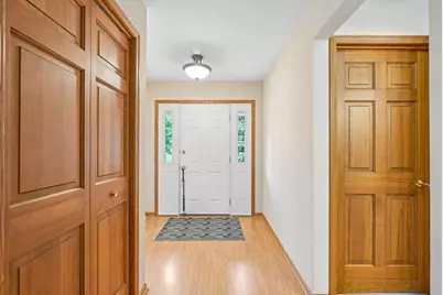 2837  Willard Ln, Waukesha, WI 53188 - Photo 6