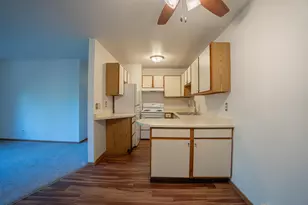4042 S Pine Ave, Milwaukee, WI 53207 - Photo 8