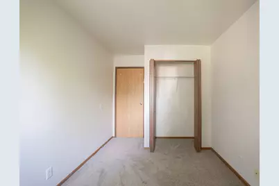 4042 S Pine Ave, Milwaukee, WI 53207 - Photo 10