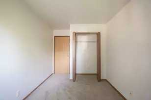 4042 S Pine Ave, Milwaukee, WI 53207 - Photo 10