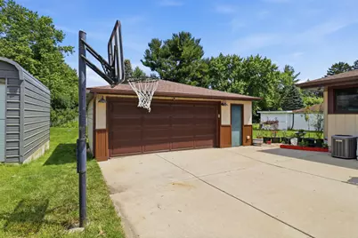 236  4 Mile Rd, Racine, WI 53402 - Photo 22