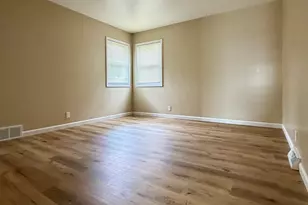 5261 N 46th St, Milwaukee, WI 53218 - Photo 10