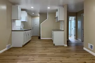5261 N 46th St, Milwaukee, WI 53218 - Photo 6