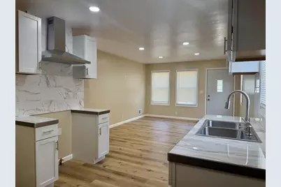 5261 N 46th St, Milwaukee, WI 53218 - Photo 4