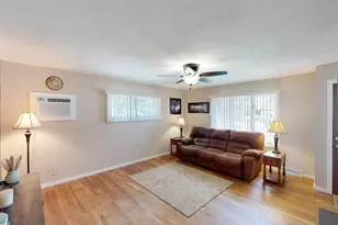 927 Peterson St, Fort Atkinson, WI 53538 - Photo 2
