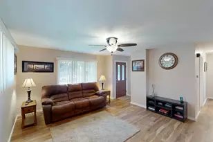 927 Peterson St, Fort Atkinson, WI 53538 - Photo 4
