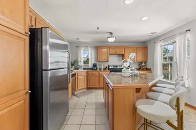 12155 W Virginia Cir #7, Franklin, WI 53132 - Photo 8