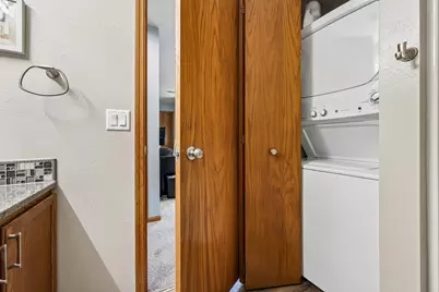 W240N2550 E Parkway Meadow Cir #2, Pewaukee, WI 53072 - Photo 18