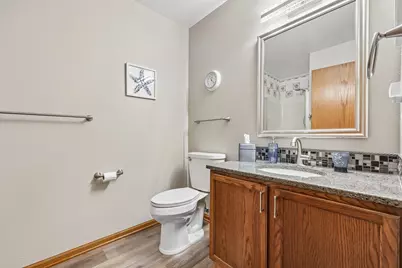W240N2550 E Parkway Meadow Cir #2, Pewaukee, WI 53072 - Photo 16