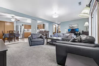 W240N2550 E Parkway Meadow Cir #2, Pewaukee, WI 53072 - Photo 2