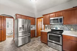 2918 S 7th St, Milwaukee, WI 53215 - Photo 14