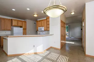 2812 E Somers Ct, Cudahy, WI 53110 - Photo 6