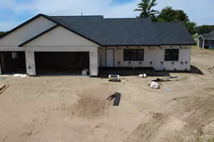 1140 American Dr, Holmen, WI 54636 - Photo 10