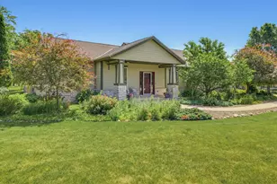 W266N6696 Beacon Hills Dr, Lisbon, WI 53089 - Photo 2