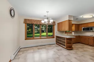7631 W 5 Mile Rd, Racine, WI 53126 - Photo 12