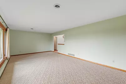 7631 W 5 Mile Rd, Racine, WI 53126 - Photo 10