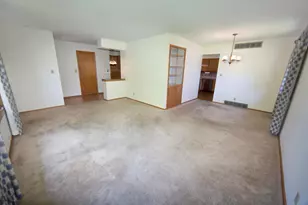 10520 W Monastery Dr, Franklin, WI 53132 - Photo 4