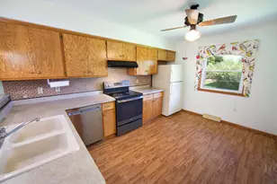 10520 W Monastery Dr, Franklin, WI 53132 - Photo 8