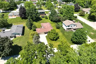10520 W Monastery Dr, Franklin, WI 53132 - Photo 26
