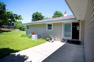 10520 W Monastery Dr, Franklin, WI 53132 - Photo 22