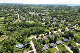 10520 W Monastery Dr, Franklin, WI 53132 - Photo 28