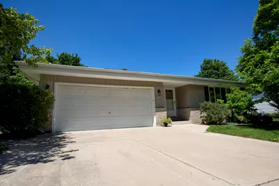 10520 W Monastery Dr, Franklin, WI 53132 - Photo 24
