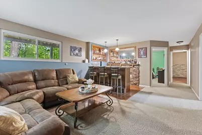 4948  Deerwood Dr, Racine, WI 53406 - Photo 12