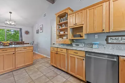 4948  Deerwood Dr, Racine, WI 53406 - Photo 10