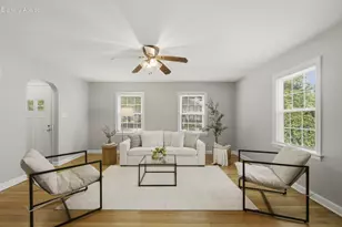 4640 N Woodruff Ave, Whitefish Bay, WI 53211 - Photo 2