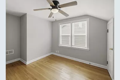 4640 N Woodruff Ave, Whitefish Bay, WI 53211 - Photo 10