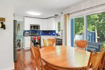 2549  Fox River Pkwy, Waukesha, WI 53189 - Photo 8