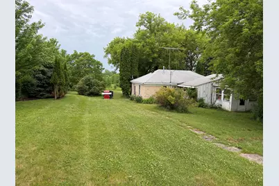W140N5683  Lilly Rd, Menomonee Falls, WI 53051 - Photo 4