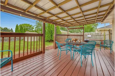 N89W15350  Cleveland Ave, Menomonee Falls, WI 53051 - Photo 22