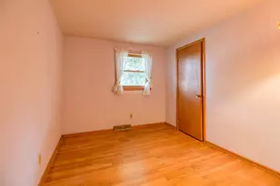 11634 W Dearbourn Ave, Wauwatosa, WI 53226 - Photo 32