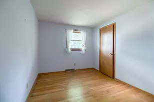 11634 W Dearbourn Ave, Wauwatosa, WI 53226 - Photo 34