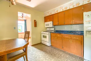 11634 W Dearbourn Ave, Wauwatosa, WI 53226 - Photo 24