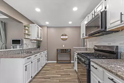 1704  Murray Ave, Waukesha, WI 53186 - Photo 6