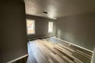 1323 S 37th St., Milwaukee, WI 53215 - Photo 14
