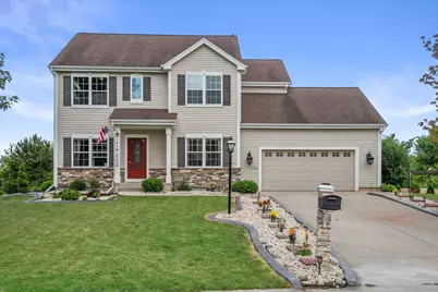 W141N10538  Wooded Hills Dr, Germantown, WI 53022 - Photo 1