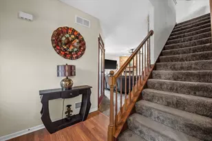W141N10538 Wooded Hills Dr, Germantown, WI 53022 - Photo 6