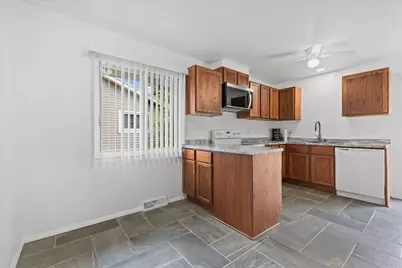 6902  Brian Dr, Racine, WI 53402 - Photo 6