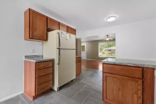 6902 Brian Dr, Racine, WI 53402 - Photo 10