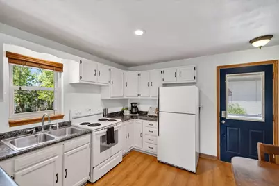 608 W Capitol Dr, Hartland, WI 53029 - Photo 10