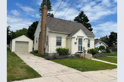 2112  30 St, Two Rivers, WI 54241 - Photo 2