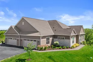 N28W25172 Pkwy Rdg Cir, Pewaukee, WI 53072 - Photo 1