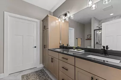 N28W25172  Parkway Ridge Cir #B, Pewaukee, WI 53072 - Photo 18