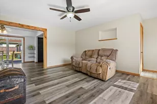 W148N8416 Albert Pl, Menomonee Falls, WI 53051 - Photo 2