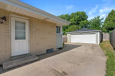 W148N8416  Albert Pl, Menomonee Falls, WI 53051 - Photo 30
